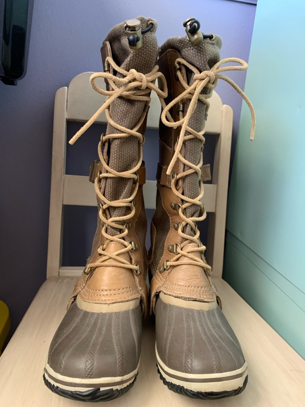 Sorel Boots - Picture 2 of 6